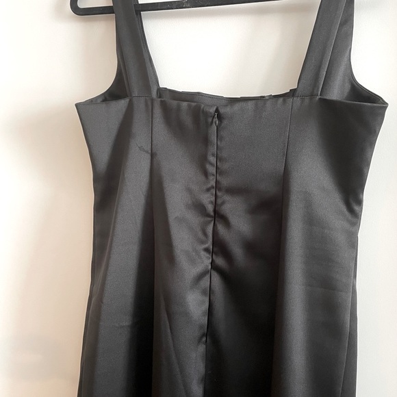 LBD - Cocktail Dress - Picture 3 of 3